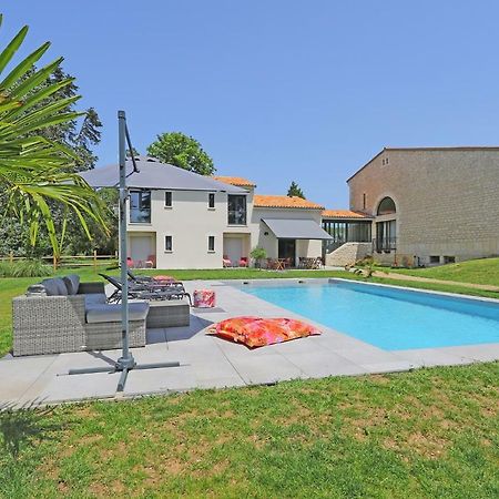 L Esprit Du Clain Chambres D Hotes Bandb De Standing Proches Du Futuroscope Golf Et Lac De St Cyr Naintre Exteriör bild