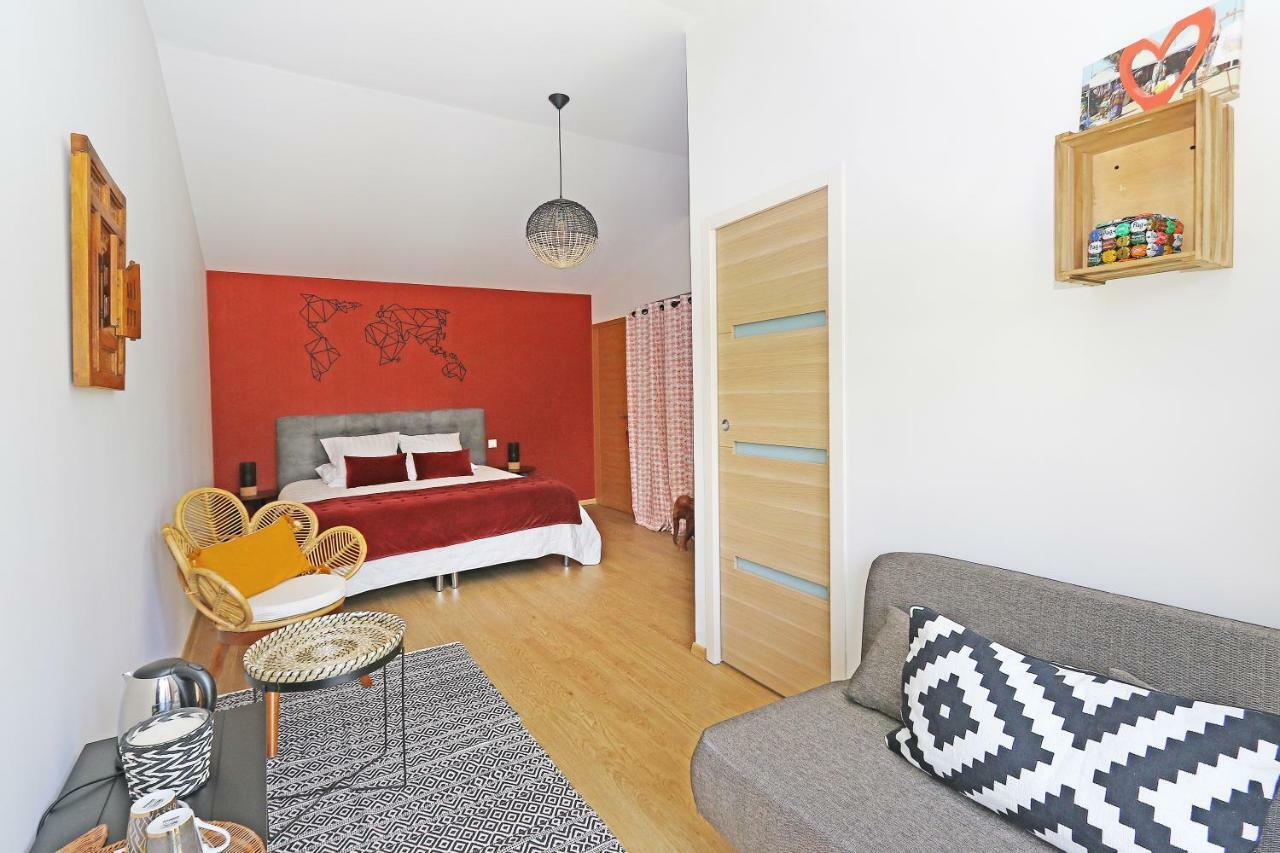 L Esprit Du Clain Chambres D Hotes Bandb De Standing Proches Du Futuroscope Golf Et Lac De St Cyr Naintre Exteriör bild